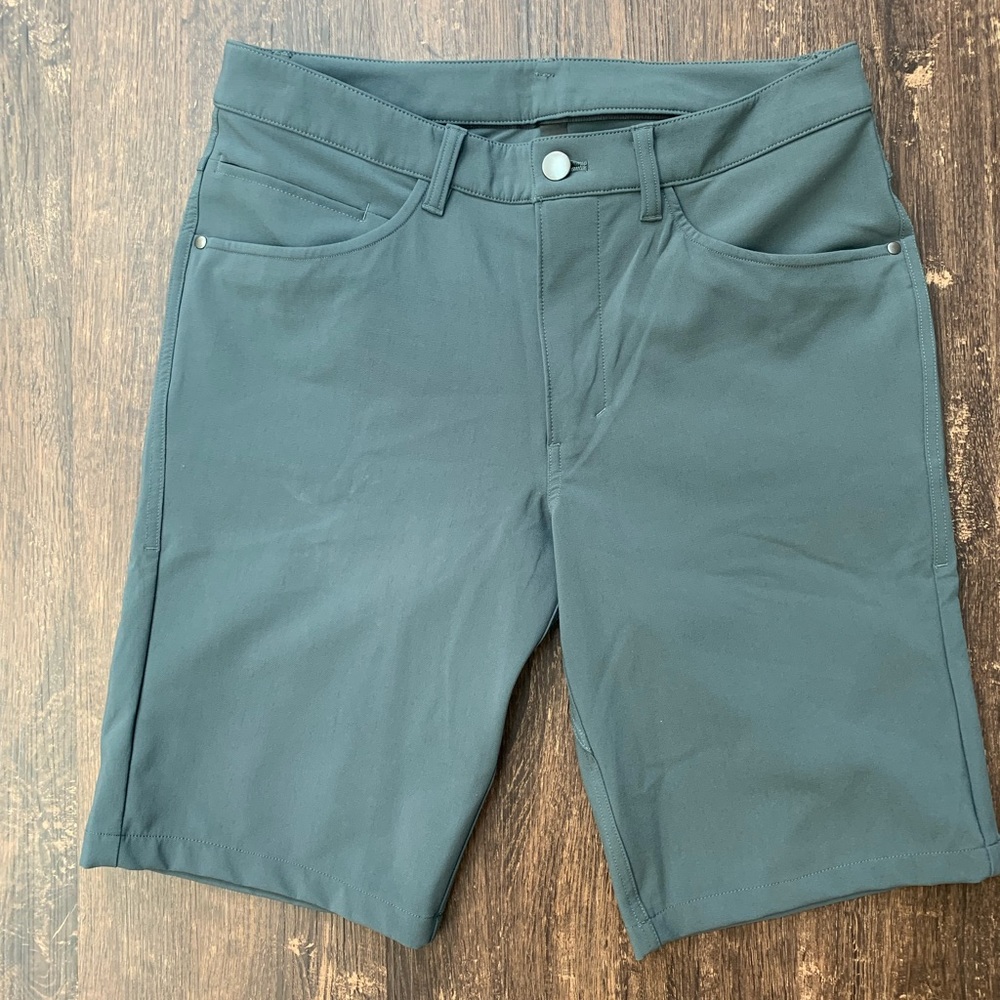 Lululemon shorts size 29